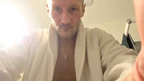 mitzio114 online show from 12/20/25, 03:13