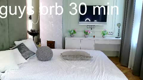 Mila online show from 06/18/26, 09:14