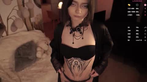 Snapshot of miuri_miy chatting on 10/23/25, 06:28 Yuka online show from 10/23/25, 06:28