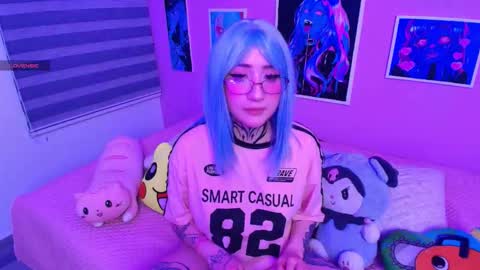 Snapshot of miwaviolet chatting on 02/08/26, 02:26 Miwa Violet online show from 02/08/26, 02:26