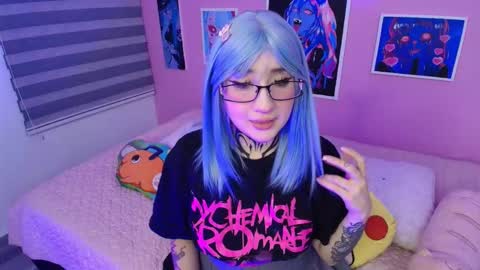 Snapshot of miwaviolet chatting on 03/16/26, 03:01 Miwa Violet online show from 03/16/26, 03:01