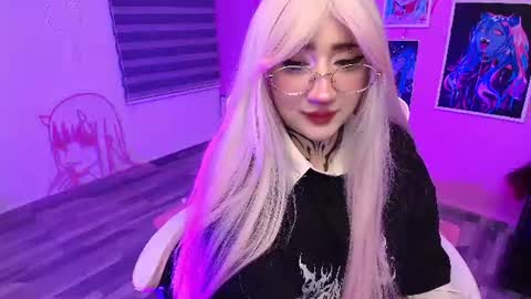Snapshot of miwaviolet chatting on 07/06/26, 01:35 Miwa Violet online show from 07/06/26, 01:35