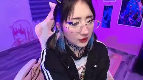 Snapshot of miwaviolet chatting on 07/17/26, 02:51 Miwa Violet online show from 07/17/26, 02:51