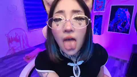 Snapshot of miwaviolet chatting on 07/26/26, 02:31 Miwa Violet online show from 07/26/26, 02:31