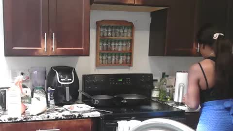 Precious online show from 10/20/25, 04:29