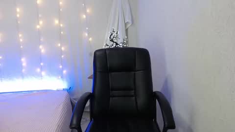 Snapshot of mixie_cute chatting on 12/02/24, 01:58 mixie_cute online show from 12/02/24, 01:58