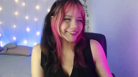 Snapshot of mixie_cute chatting on 12/31/24, 11:06 mixie_cute online show from 12/31/24, 11:06