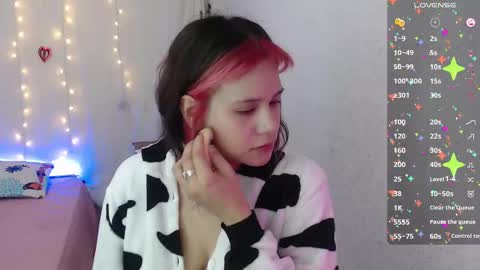 Snapshot of mixie_cute chatting on 03/02/25, 02:21 mixie_cute online show from 03/02/25, 02:21