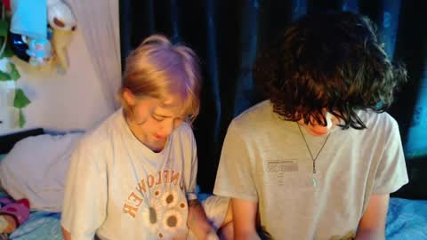 Naomi and Nekorii online show from 05/08/26, 02:39