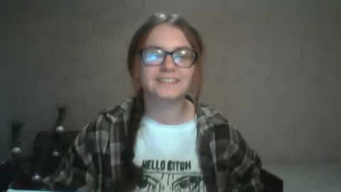 Snapshot of miyabe chatting on 01/11/25, 07:06 Milana online show from 01/11/25, 07:06