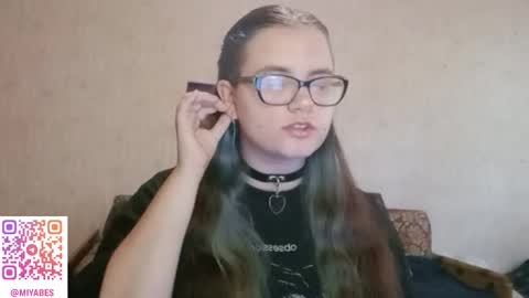Snapshot of miyabe chatting on 09/10/25, 01:22 Milana online show from 09/10/25, 01:22