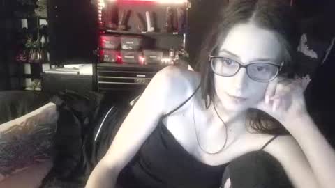 Snapshot of mizzbonez chatting on 02/17/26, 04:53 Mizz Bonez online show from 02/17/26, 04:53