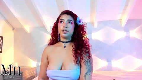 Snapshot of mizzhell_ chatting on 09/29/25, 12:43 mizzhell_ online show from 09/29/25, 12:43