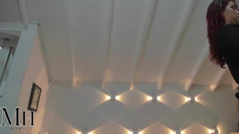 Snapshot of mizzhell_ chatting on 10/20/25, 12:38 mizzhell_ online show from 10/20/25, 12:38