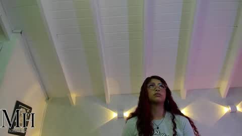 Snapshot of mizzhell_ chatting on 10/22/25, 12:38 mizzhell_ online show from 10/22/25, 12:38