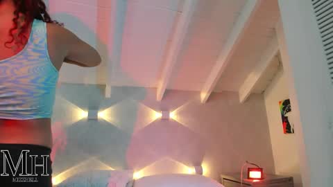 mizzhell_ online show from 11/13/25, 12:26