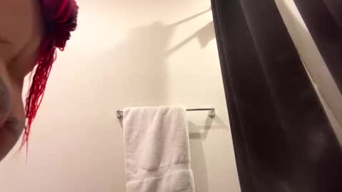 Snapshot of mizzpoison23 chatting on 02/12/25, 12:05 mizzpoison23 online show from 02/12/25, 12:05