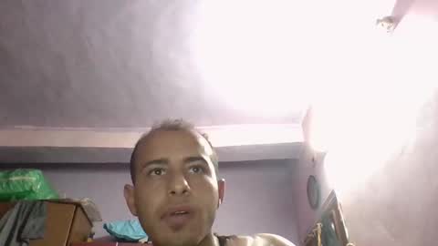 Snapshot of mj9800 chatting on 12/15/25, 12:04 mahmoud online show from 12/15/25, 12:04