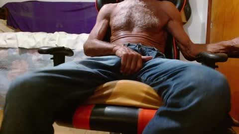 Snapshot of mjmadurengue chatting on 01/01/25, 02:51 Mario jose online show from 01/01/25, 02:51