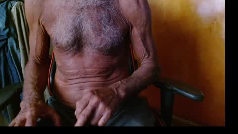 Snapshot of mjmadurengue chatting on 01/02/25, 10:01 Mario jose online show from 01/02/25, 10:01