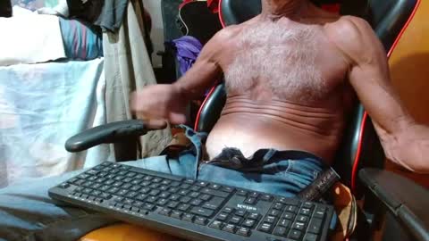 Snapshot of mjmadurengue chatting on 01/28/25, 02:00 Mario jose online show from 01/28/25, 02:00