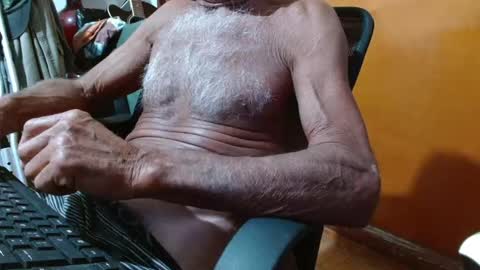 Snapshot of mjmadurengue chatting on 02/12/25, 04:54 Mario jose online show from 02/12/25, 04:54