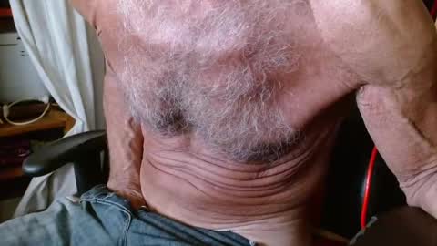 Snapshot of mjmadurengue chatting on 10/21/25, 06:08 Mario jose online show from 10/21/25, 06:08