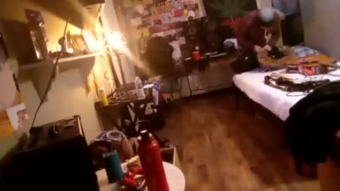 Snapshot of mjmckenz55 chatting on 11/04/25, 02:21 Daddy720 online show from 11/04/25, 02:21