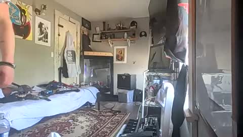 Snapshot of mjmckenz55 chatting on 05/18/26, 04:13 Daddy720 online show from 05/18/26, 04:13