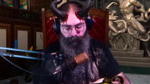 Snapshot of mjolnirinyou chatting on 10/18/25, 07:25 Lois online show from 10/18/25, 07:25