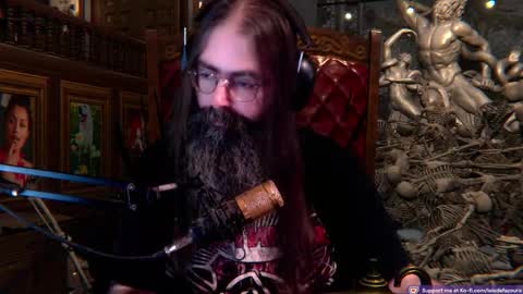 Snapshot of mjolnirinyou chatting on 11/01/25, 07:38 Lois online show from 11/01/25, 07:38