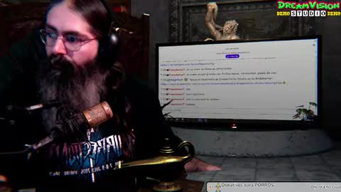 Snapshot of mjolnirinyou chatting on 12/03/25, 06:32 Lois online show from 12/03/25, 06:32