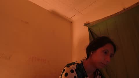 Snapshot of mli739709 chatting on 04/01/26, 04:35 MoonLipson online show from 04/01/26, 04:35