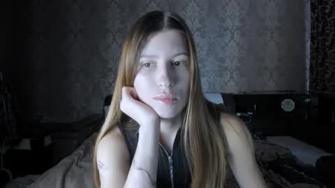 Lili online show from 09/26/25, 09:57