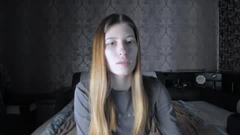 Lili online show from 10/24/25, 10:11