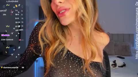 Snapshot of mmmayra_0x chatting on 11/07/25, 11:05 MAYRA online show from 11/07/25, 11:05