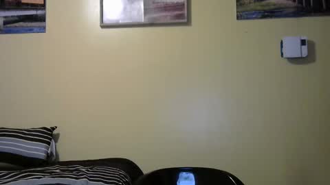 Snapshot of mmr45 chatting on 10/21/25, 04:13 mmr45 online show from 10/21/25, 04:13