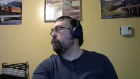 Snapshot of mmr45 chatting on 12/02/25, 05:02 mmr45 online show from 12/02/25, 05:02