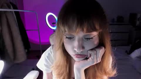 Snapshot of mnepohhh chatting on 10/09/25, 05:00 mnepohhh online show from 10/09/25, 05:00