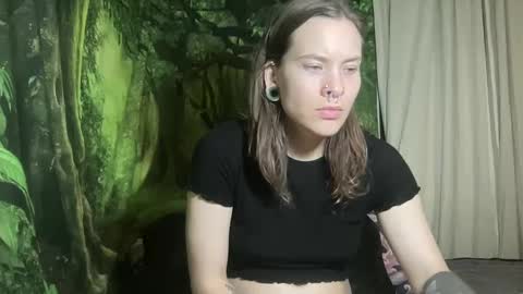 Snapshot of mo0n_goddess chatting on 12/14/24, 09:18 Misty online show from 12/14/24, 09:18