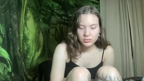 Snapshot of mo0n_goddess chatting on 12/18/24, 01:26 Misty online show from 12/18/24, 01:26