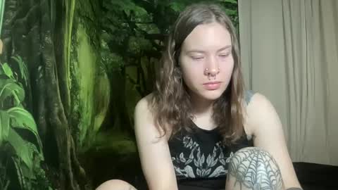 Snapshot of mo0n_goddess chatting on 01/16/25, 02:19 Misty online show from 01/16/25, 02:19