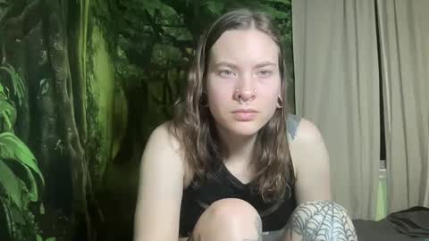 Snapshot of mo0n_goddess chatting on 01/22/25, 04:34 Misty online show from 01/22/25, 04:34
