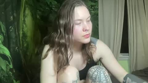 Snapshot of mo0n_goddess chatting on 02/03/25, 03:09 Misty online show from 02/03/25, 03:09