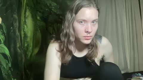 Snapshot of mo0n_goddess chatting on 02/10/25, 03:57 Misty online show from 02/10/25, 03:57