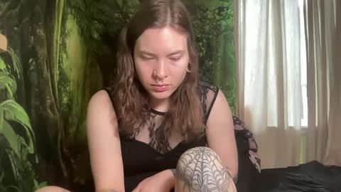 Snapshot of mo0n_goddess chatting on 02/22/25, 12:27 Misty online show from 02/22/25, 12:27
