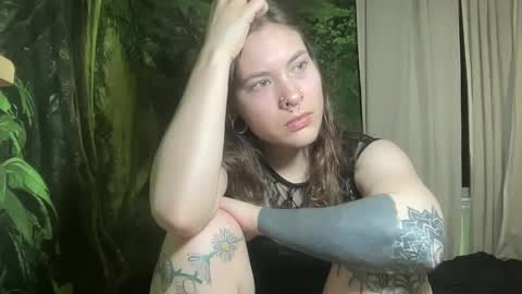 Snapshot of mo0n_goddess chatting on 02/22/25, 03:34 Misty online show from 02/22/25, 03:34