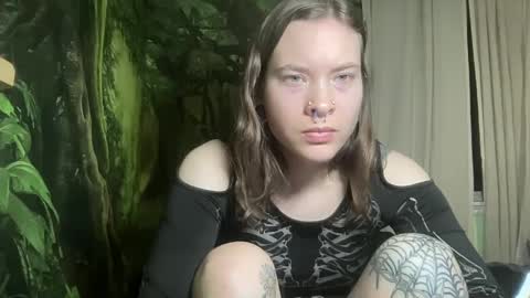 Snapshot of mo0n_goddess chatting on 02/23/25, 03:56 Misty online show from 02/23/25, 03:56
