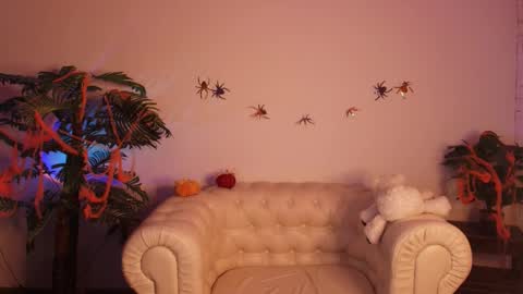 Snapshot of moana_light chatting on 11/07/25, 02:44 hey meet with me online show from 11/07/25, 02:44