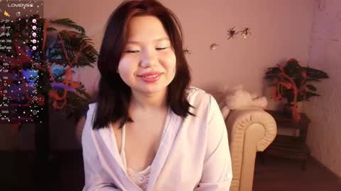 Snapshot of moana_light chatting on 11/08/25, 02:12 hey meet with me online show from 11/08/25, 02:12